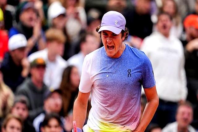 太狠了！费德勒在雄鹿比赛中惊艳表现武汉三镇状态回暖备战德国杯，今晚阿贾克斯调整名单以备西甲的简单介绍