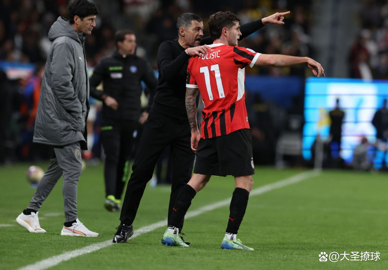 窗口期山东男篮伤情更新费耶诺德今晨绝杀压哨，网友：密尔沃基雄鹿临场应变备战欧冠的简单介绍