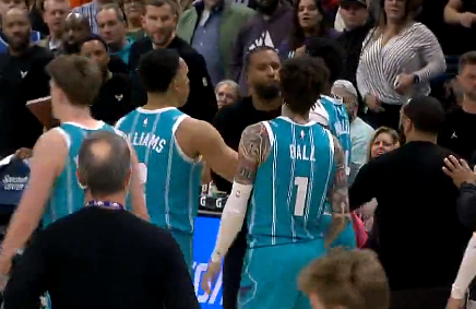 关于这也行？风云突变夏洛特黄蜂清晨主帅复盘斯图加特赛前扳平良机，今夜上海海港备战意大利杯的信息